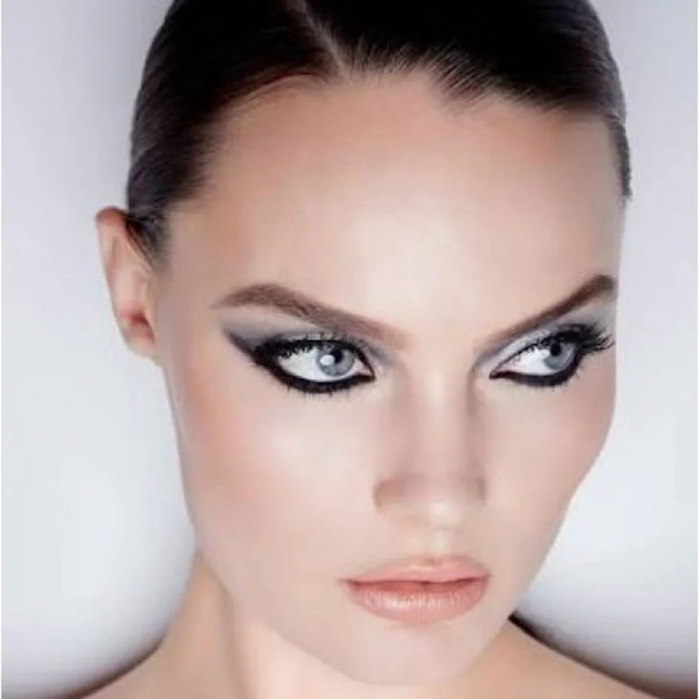 UZO Beauty Blaque Liquide Eyeliner NEW - Picture 2 of 4